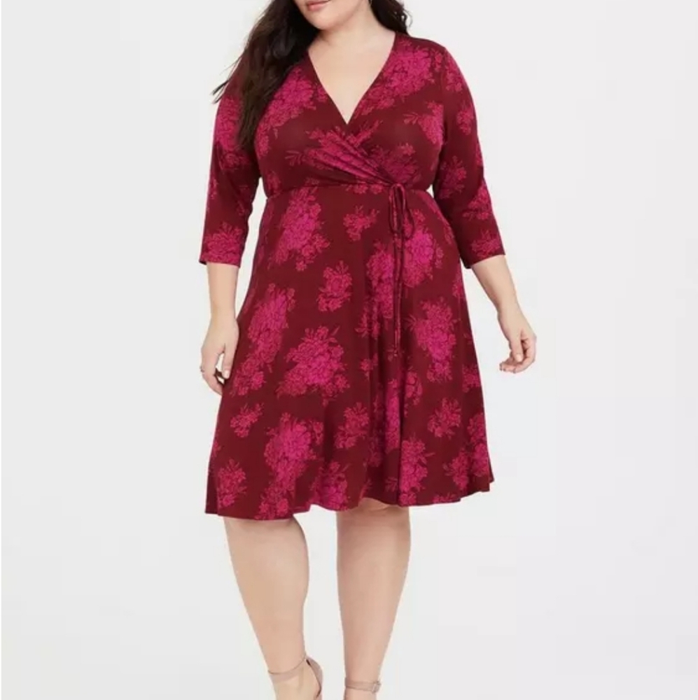 1X Plus Size Torrid New Red Pink Soft Floral Dress New
